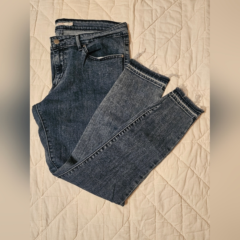 Levi 711 Skinny- 33 with Frayed cuff